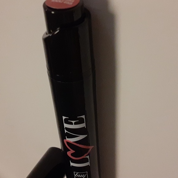 FMG Love Lip Butter .09oz Click Pen application. Tease with a Vanilla scent - Picture 5 of 8
